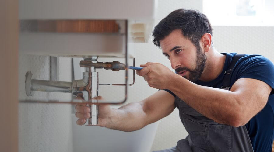 Water heater thermostat replacement in Ingalls, IN